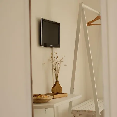 Darrere Del Port Oda ve Kahvaltı 3*