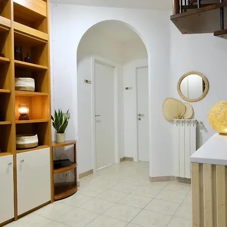 Darrere Del Port Bed & Breakfast *